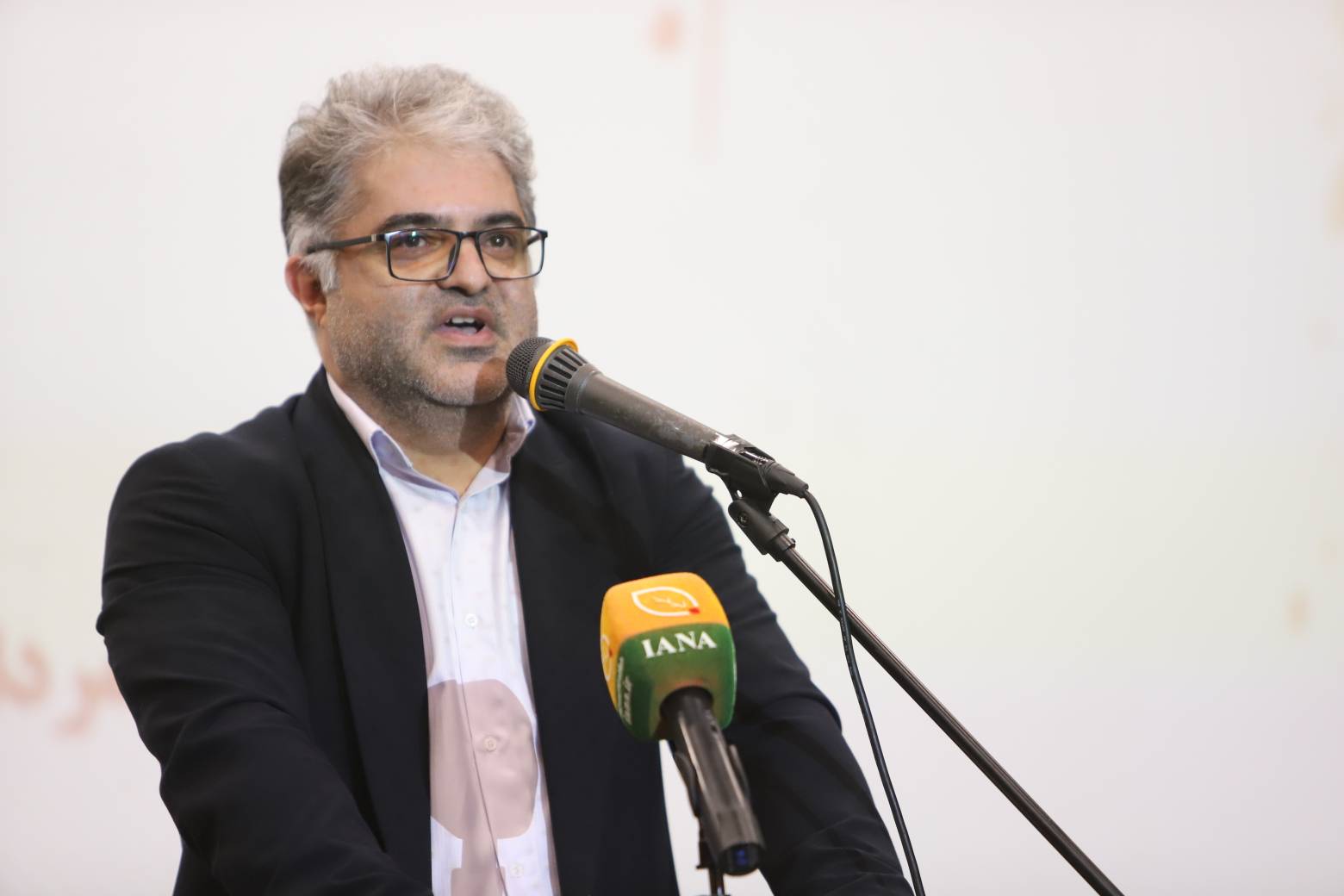 تامین ۱۸۲ میلیارد ریال نهاده برای تولید عسل در کشاورزی قراردادی/ بازار متمرکز محصولات زنبورداری در کلان‌شهرها ایجاد شود